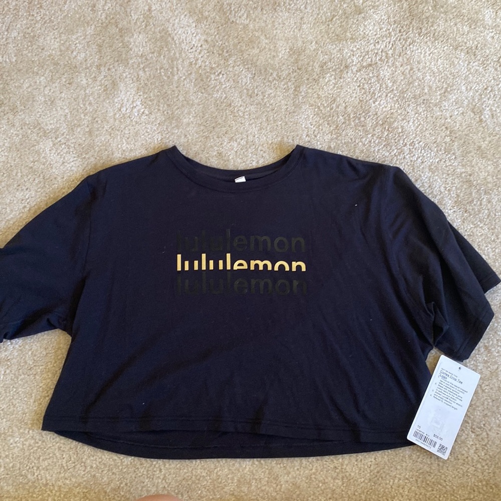 Lululemon Tee